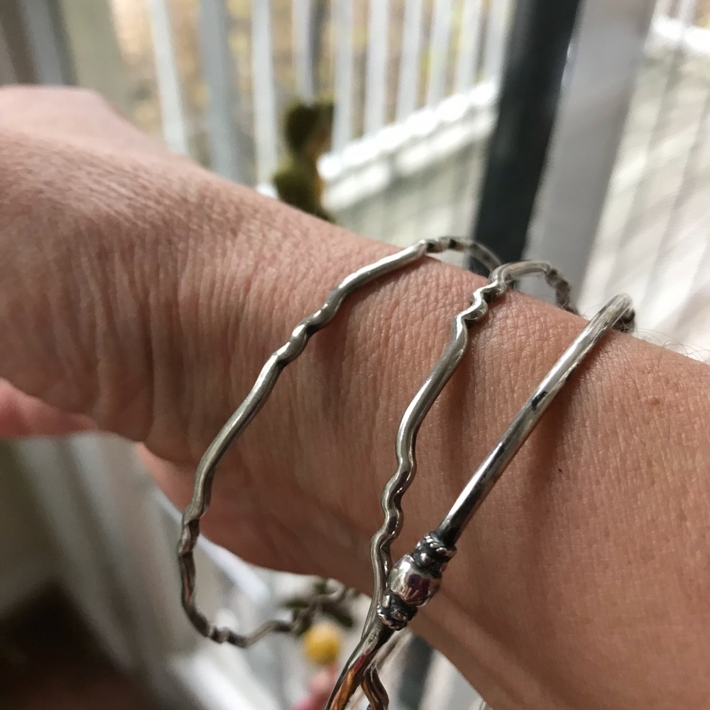 Silver bangle bracelets - Picture 2 of 2
